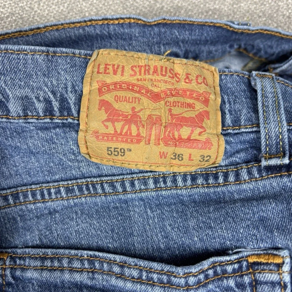 Levis 559 Relaxed Straight Fit Jeans Mens 36x32 Blue Whiskered Faded Denim - Picture 11 of 13